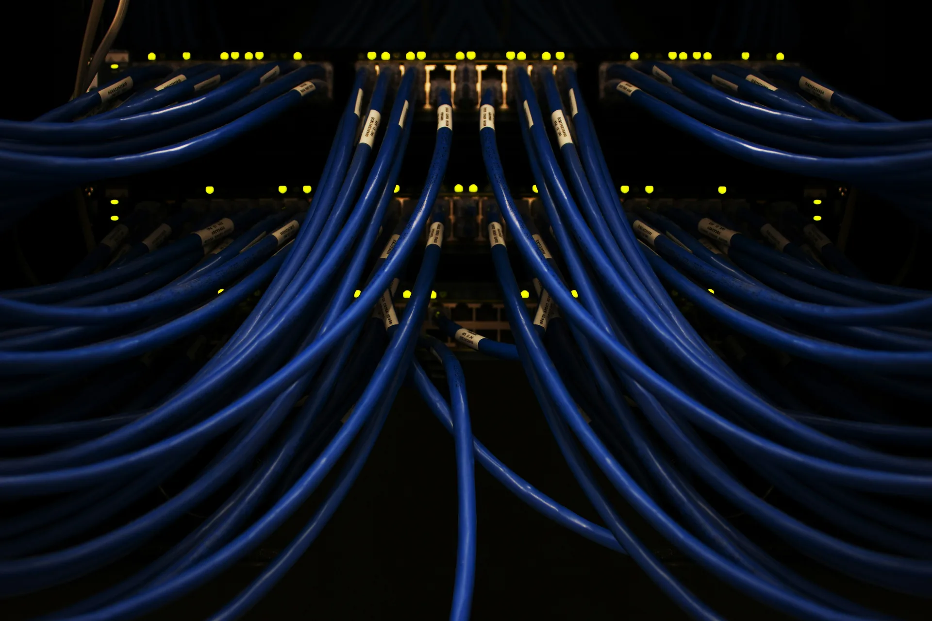 Warehouse cable tray installation