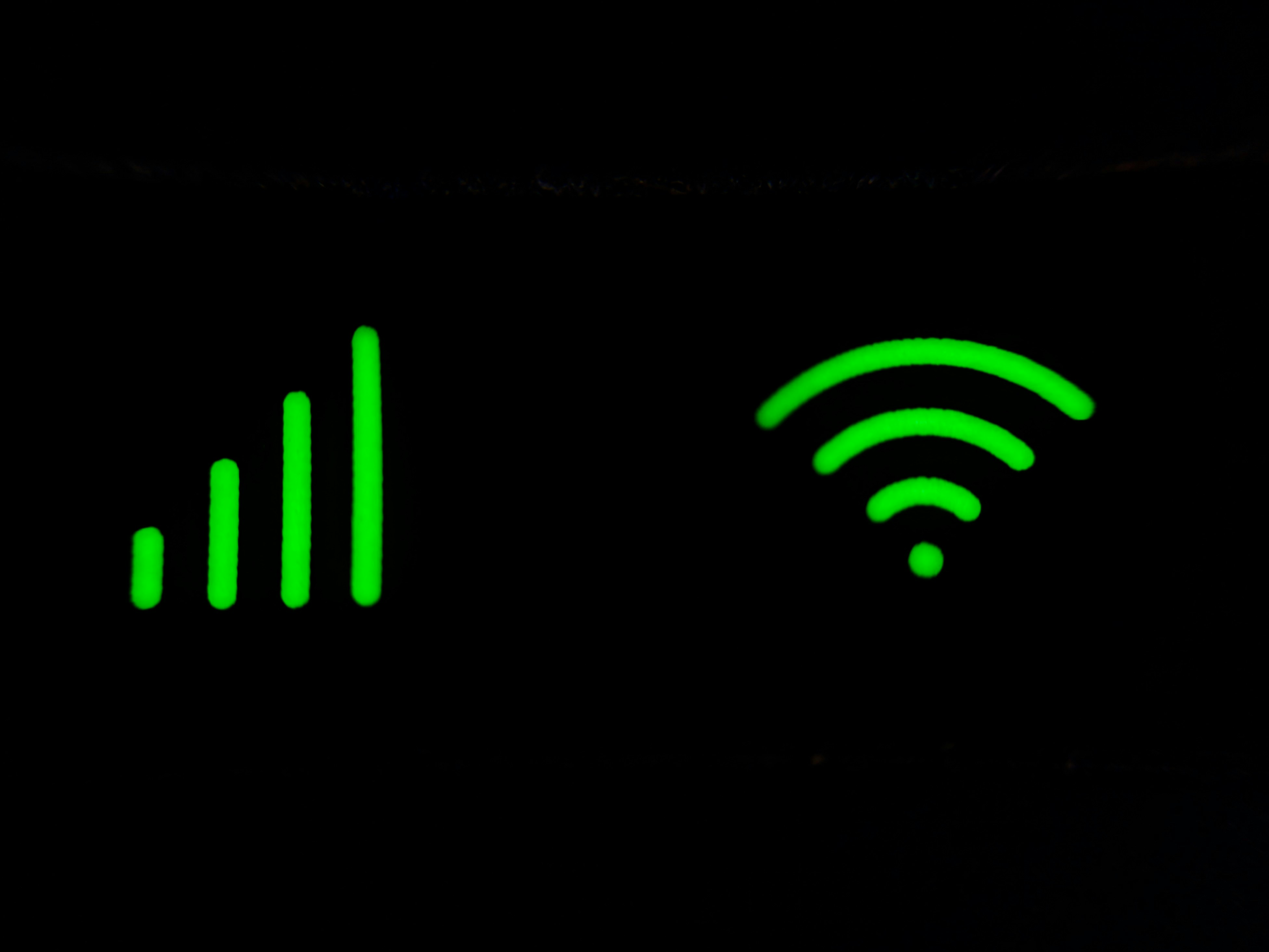 Full signal strength and Wi-Fi carrier alignment confirmed